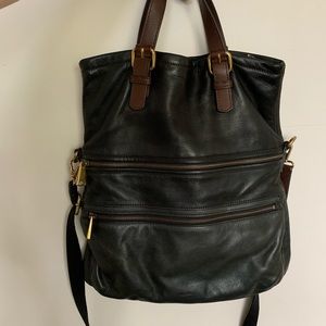 Large explorer cross body
